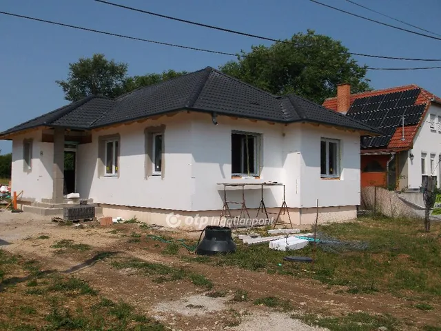 Eladó ház Atkár 93 nm
