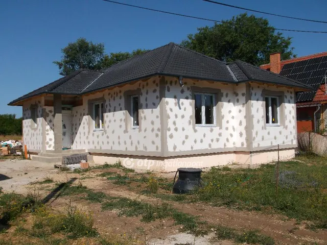 Eladó ház Atkár 93 nm