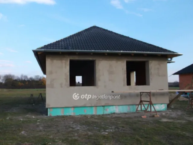 Eladó ház Gyöngyöshalász 99 nm