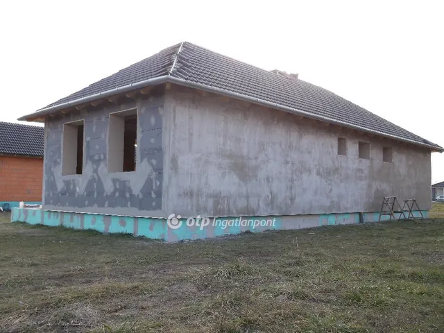 Eladó ház Gyöngyöshalász 99 nm