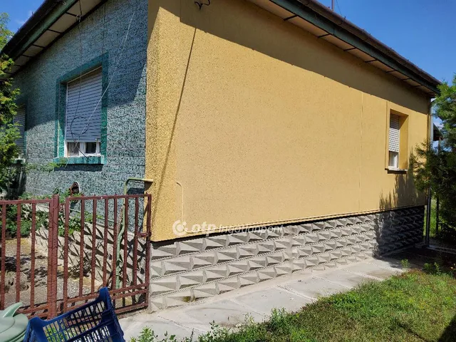 Eladó ház Galgahévíz, Rendezett 68 nm