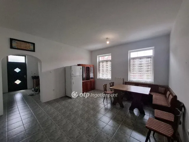 Eladó ház Eger, Hajdúhegy 378 nm