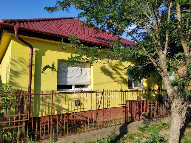 Eladó ház Tura 100 nm