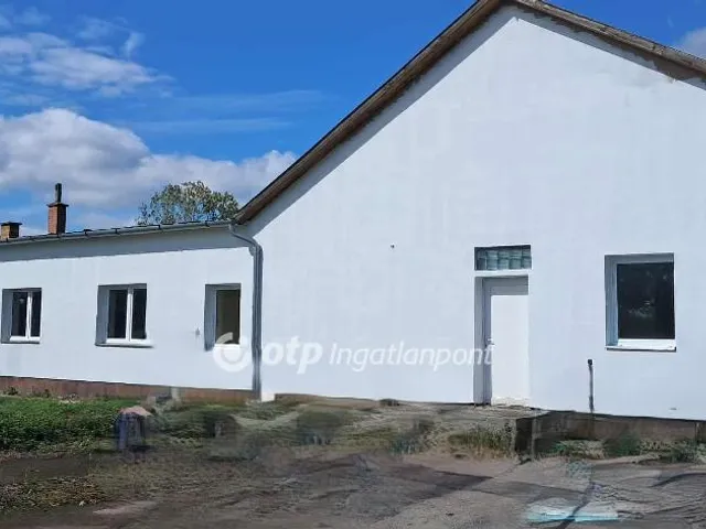 Eladó kereskedelmi és ipari ingatlan Pásztó 1632 nm