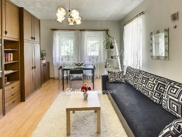 Eladó ház Szomolya 67 nm