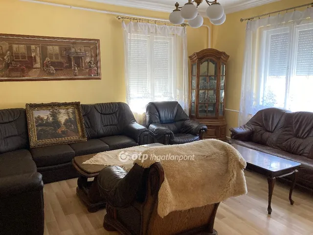 Eladó ház Kerecsend 200 nm