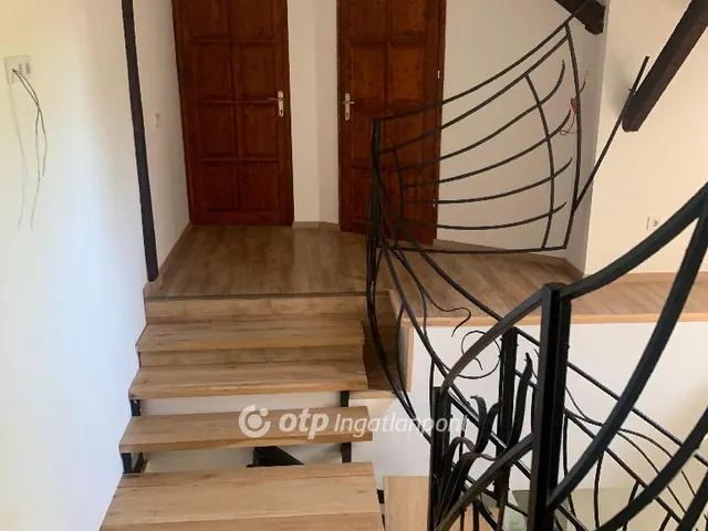 Eladó kereskedelmi és ipari ingatlan Eger 250 nm