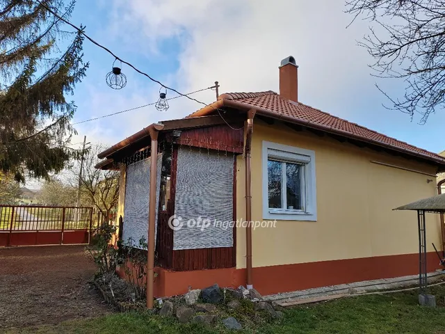 Eladó ház Bátor 51 nm