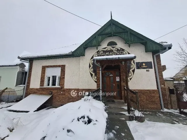 Eladó kereskedelmi és ipari ingatlan Kerecsend 102 nm