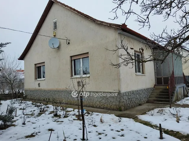 Eladó ház Tura 110 nm