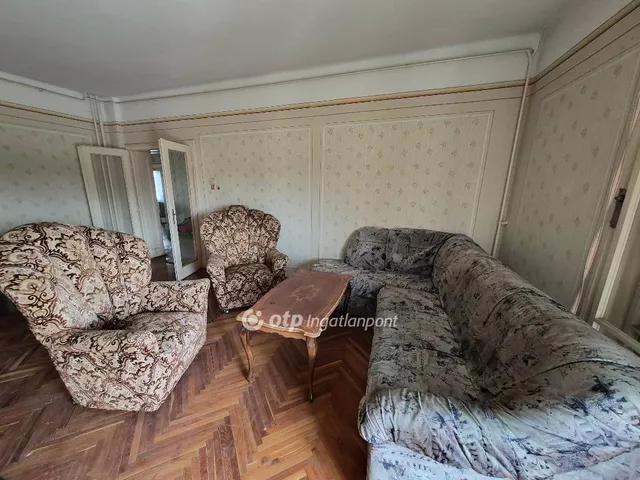 Eladó ház Kál 240 nm