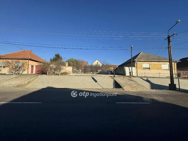 Eladó telek Andornaktálya 548 nm