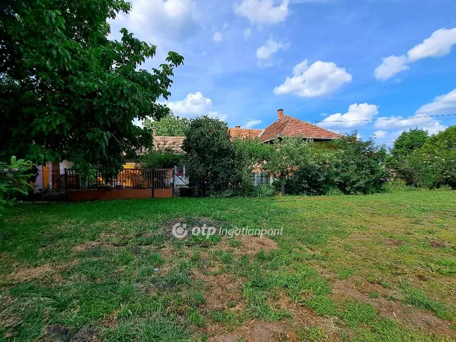 Eladó ház Csány 94 nm