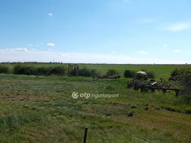 Eladó telek Atkár 873 nm