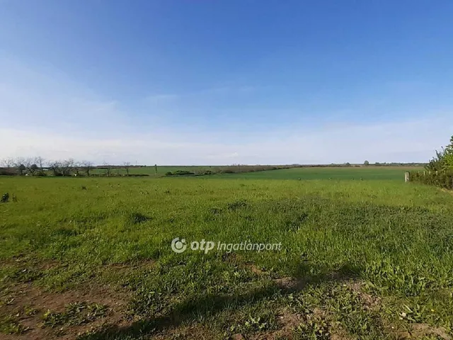 Eladó telek Atkár 873 nm