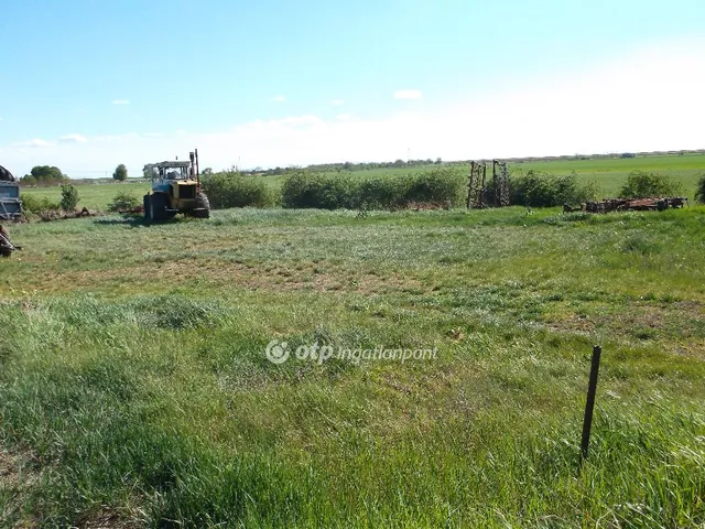 Eladó telek Atkár 873 nm