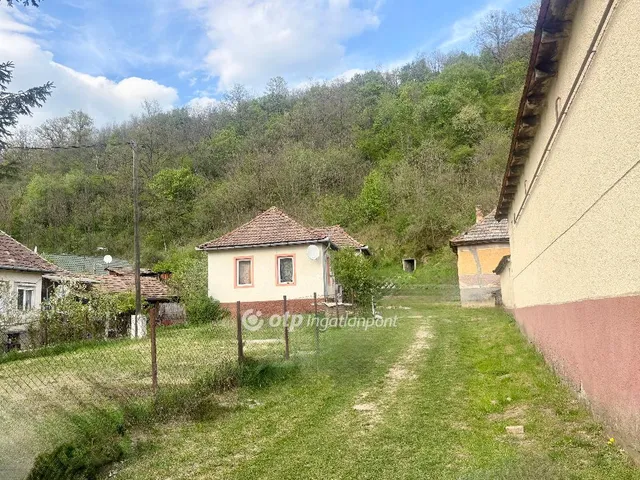 Eladó ház Istenmezeje 93 nm