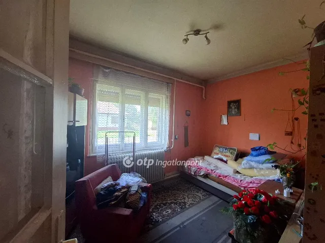 Eladó ház Kápolna 79 nm