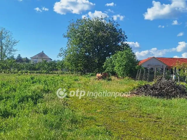 Eladó telek Gyöngyöstarján 3862 nm