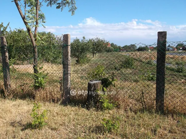 Eladó telek Atkár 1425 nm