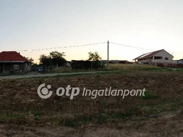 Eladó telek Noszvaj 1155 nm