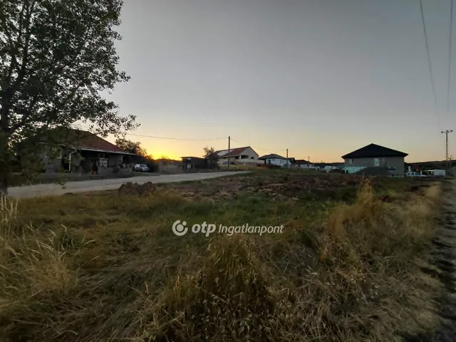 Eladó telek Noszvaj 1155 nm