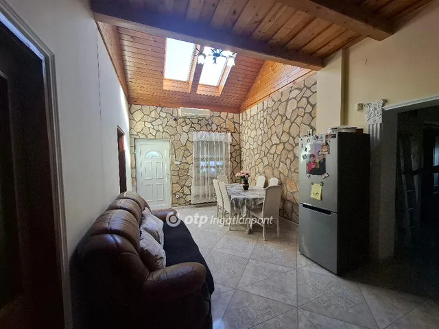 Eladó ház Kömlő 140 nm