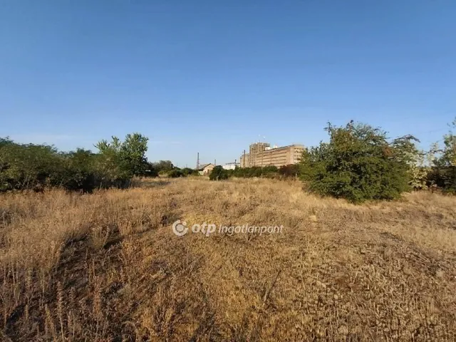Eladó kereskedelmi és ipari ingatlan Mezőkövesd 8521 nm