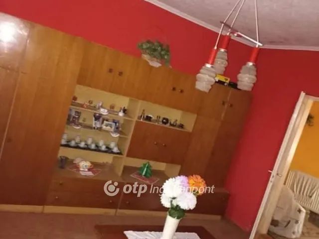 Eladó ház Kápolna 93 nm