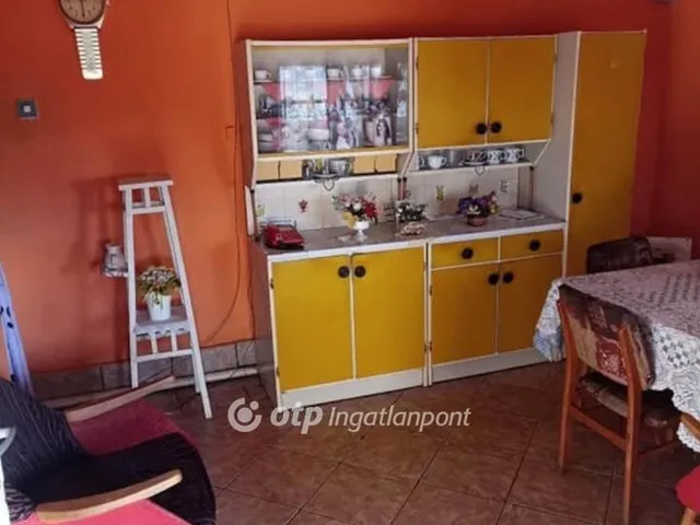 Eladó ház Kápolna 93 nm