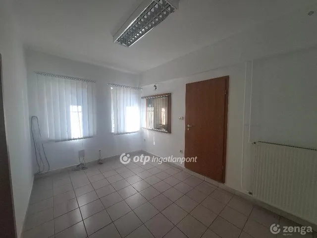 Eladó kereskedelmi és ipari ingatlan Eger 190 nm