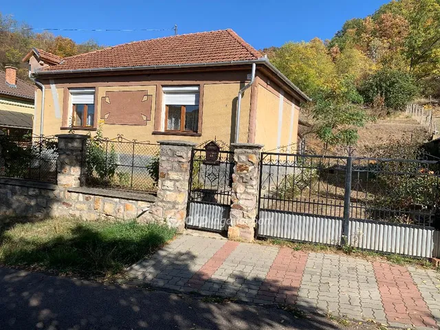 Eladó ház Istenmezeje 70 nm