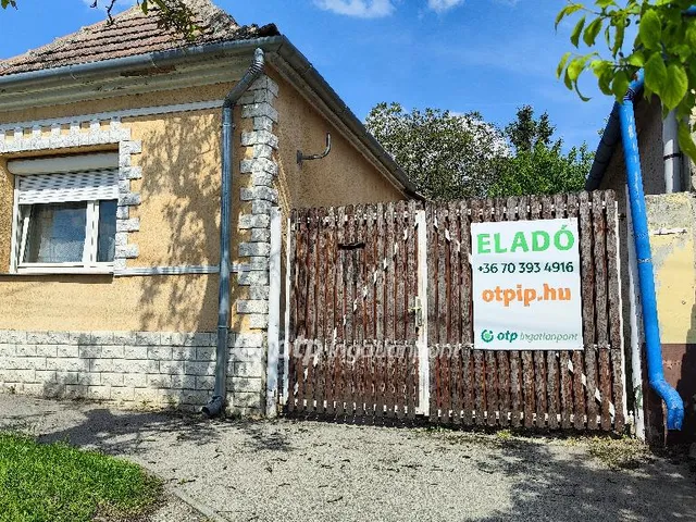 Eladó ház Devecser 58 nm