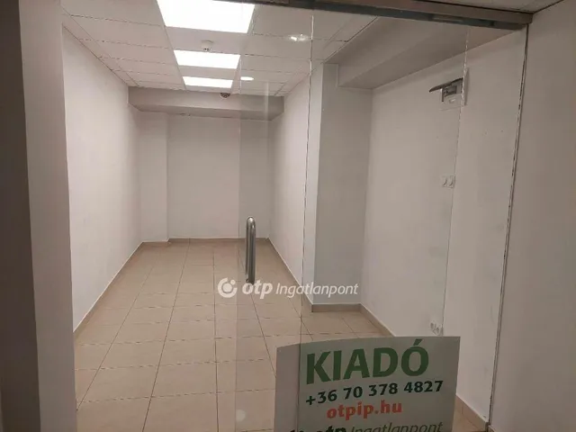 Eladó kereskedelmi és ipari ingatlan Veszprém 13 nm