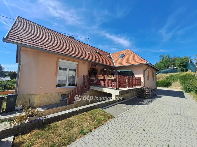 Eladó ház Bakonyszentkirály 308 nm