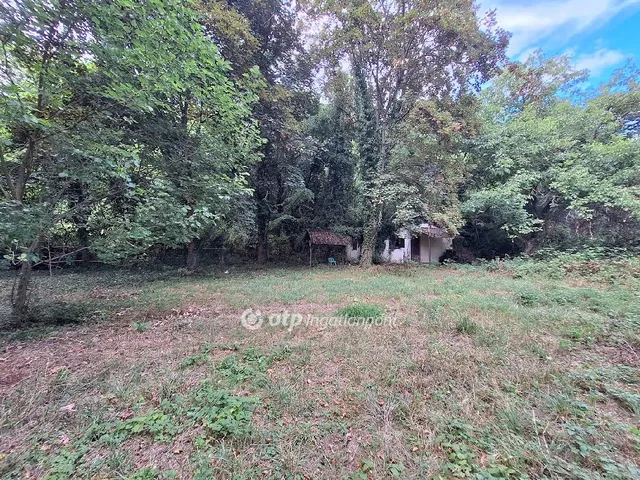 Eladó telek Balatonkenese, Csendes 4447 nm