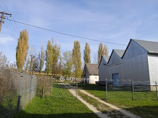 Eladó telek Bakonynána, csendes 6170 nm