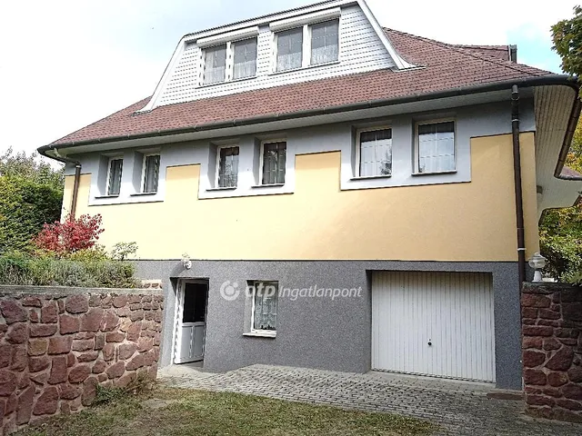 Eladó ház Felsőörs 367 nm