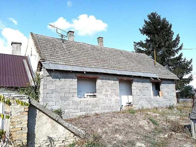 Eladó ház Dég 47 nm