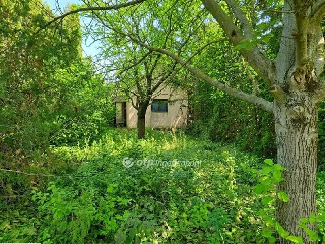 Eladó telek Balatonakarattya 584 nm
