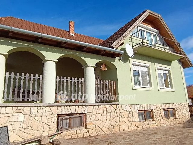 Eladó ház Monostorapáti 237 nm