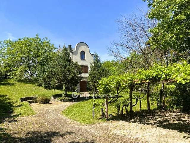 Eladó ház Balatonakarattya 178 nm