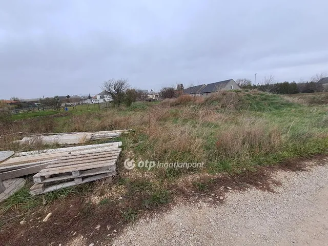 Eladó telek Hajmáskér 641 nm