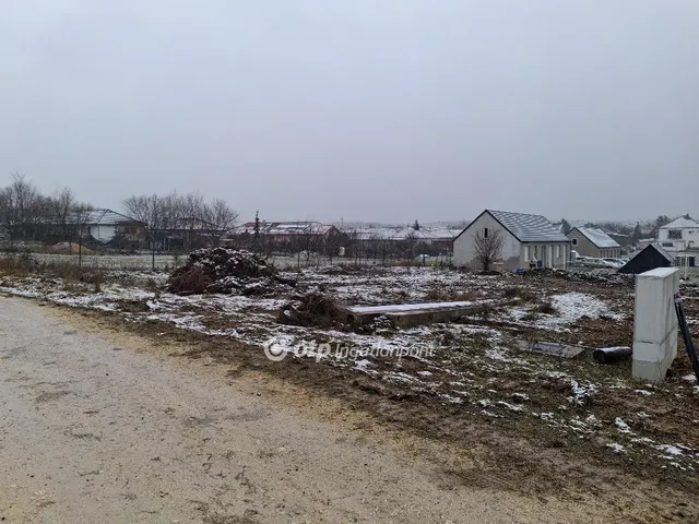 Eladó telek Hajmáskér 903 nm