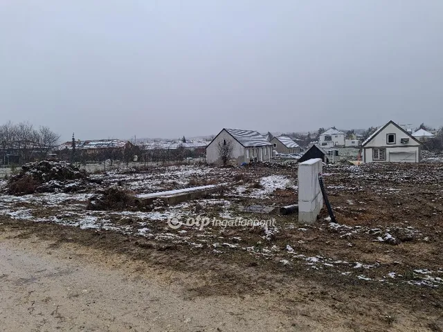 Eladó telek Hajmáskér 903 nm