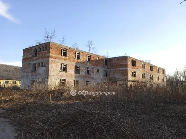 Eladó telek Veszprém 89425 nm