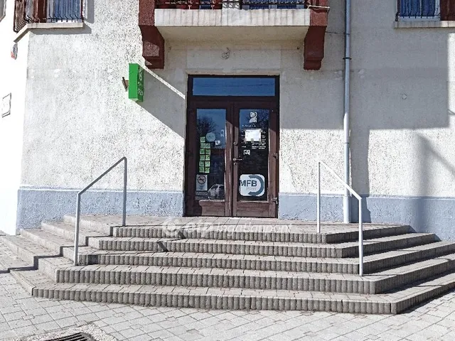 Eladó kereskedelmi és ipari ingatlan Zirc 226 nm