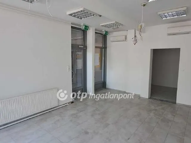 Kiadó kereskedelmi és ipari ingatlan Ajka 45 nm