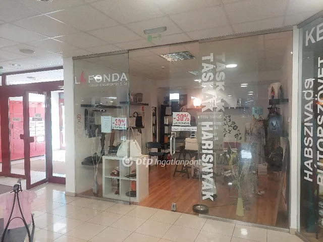 Kiadó kereskedelmi és ipari ingatlan Veszprém 15 nm