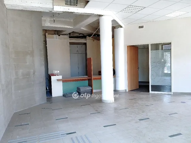 Eladó kereskedelmi és ipari ingatlan Zirc 226 nm